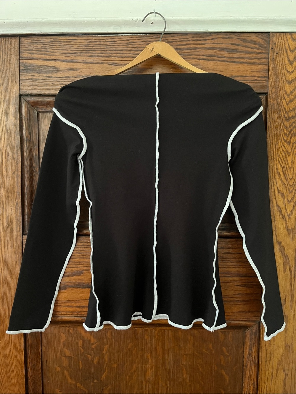 NWT “Eliza Faulkner” Heidi Black & White Off Shoulder Top - Picture 2 of 4